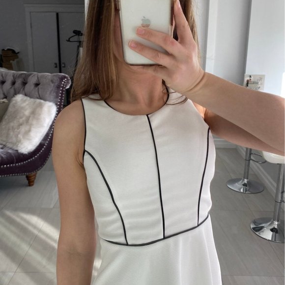 Monteau Dress - Picture 3 of 9